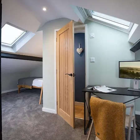 Spacious With Outstanding Views By Letmestay Daire Ambleside