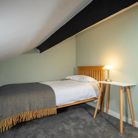 Lägenhet Spacious With Outstanding Views By Letmestay