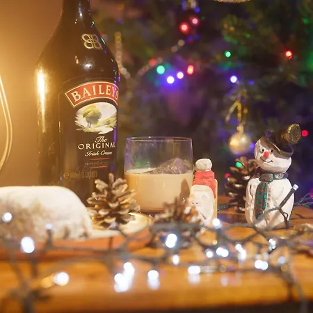 Spacious With Outstanding Views By Letmestay Daire *