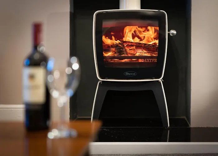 Lägenhet Spacious With Outstanding Views By Letmestay