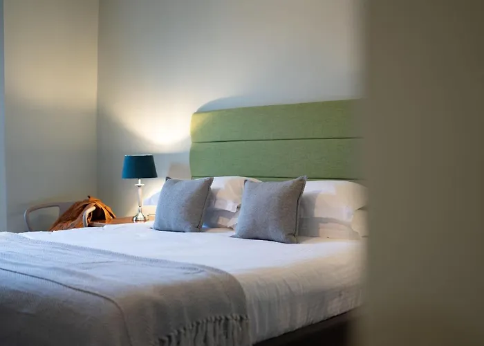 Spacious With Outstanding Views By Letmestay