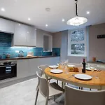 Spacious With Outstanding Views By Letmestay Apartmán